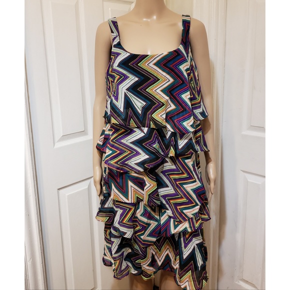 NWOT|➕ Signature by Robbie Bee {ZIGZAG TIER DRESS} - Picture 4 of 8
